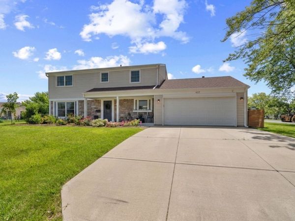 407 N Braintree Drive , Schaumburg, IL 60194