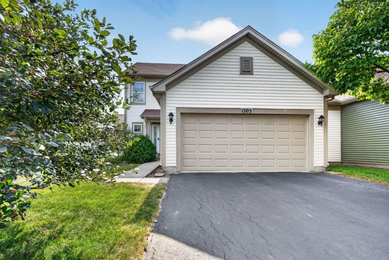 1205 Fawnlily Circle, Unit 1205, Joliet, IL 60431 Main Photo