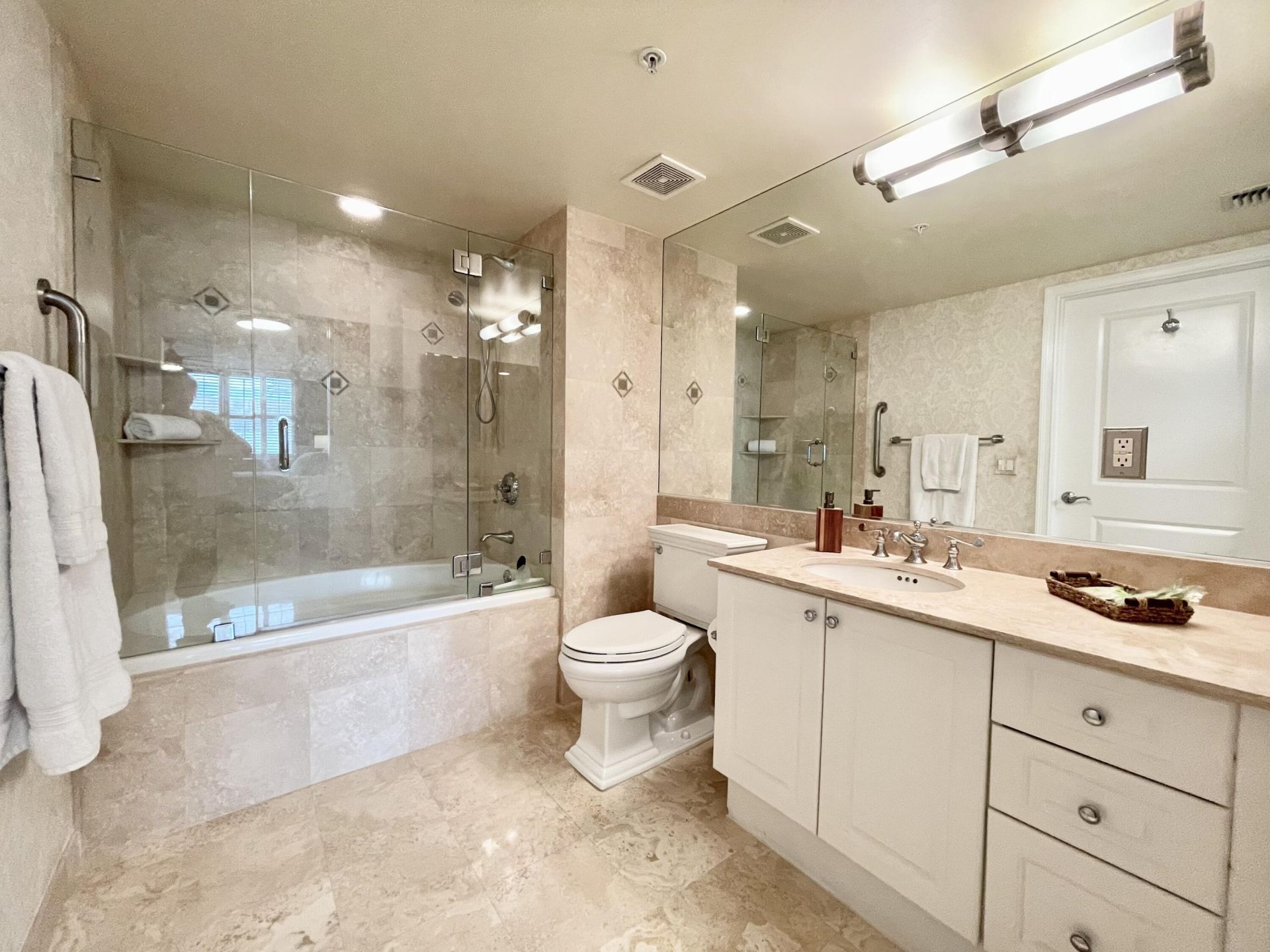 99 SE Mizner Boulevard, Unit 311, Boca Raton, FL 33432 Photo