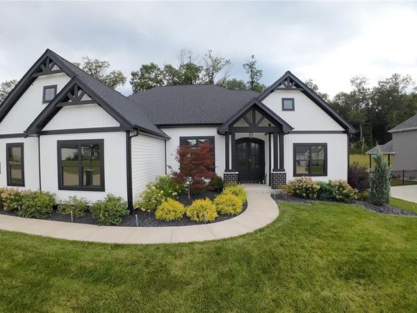 512 Hawthorne Ridge Court, Foristell, MO 63348