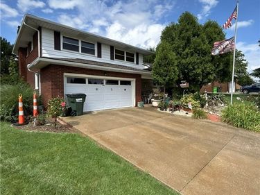 1409 Opal Street, Louisville, OH 44641