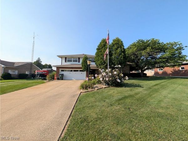 1409 Opal Street, Louisville, OH 44641