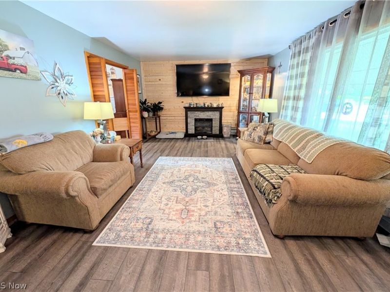 1409 Opal Street, Louisville, OH 44641 Photo 15