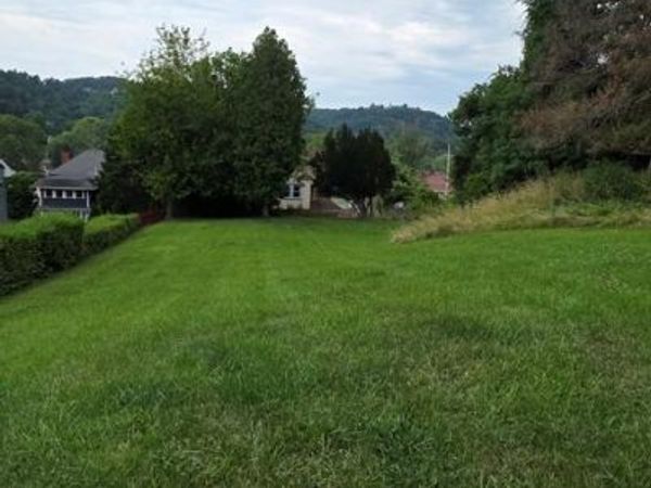 891 Ivy Avenue, Wheeling, WV 26003