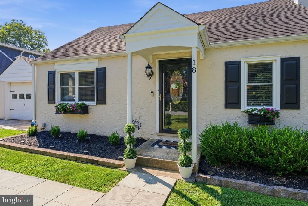 18 BUTTONWOOD AVENUE , MALVERN, PA 19355