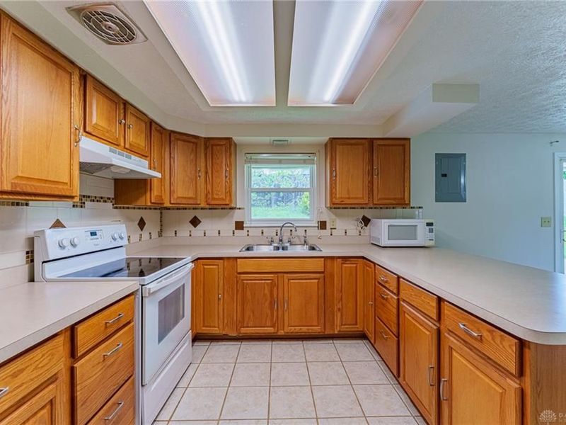 6689 Celestine Street, Huber Heights, OH 45424 Photo 14