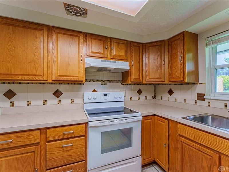 6689 Celestine Street, Huber Heights, OH 45424 Photo 16
