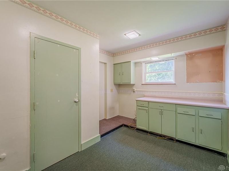 220 W Siebenthaler Avenue, Dayton, OH 45405 Photo 14