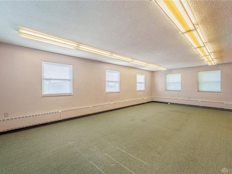 220 W Siebenthaler Avenue, Dayton, OH 45405 Photo 21