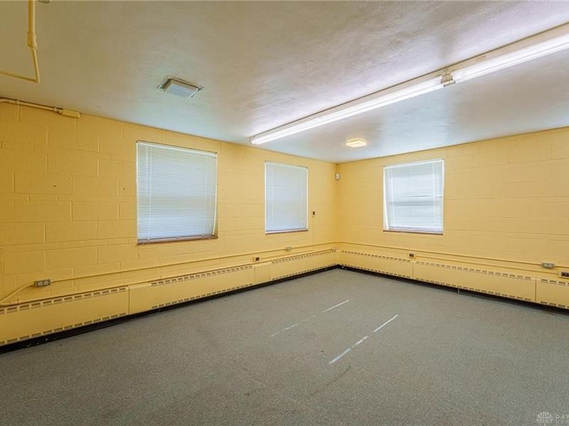 220 W Siebenthaler Avenue, Dayton, OH 45405 Photo 23