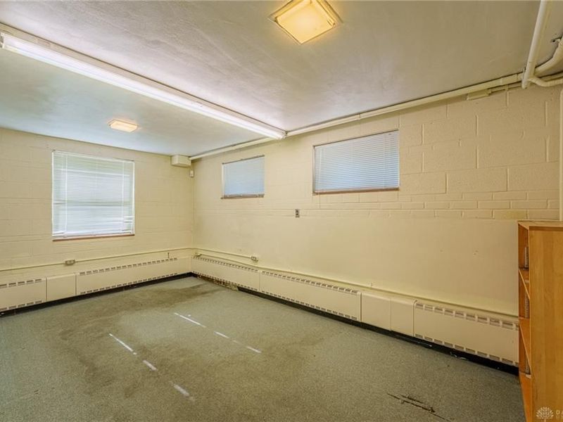 220 W Siebenthaler Avenue, Dayton, OH 45405 Photo 25