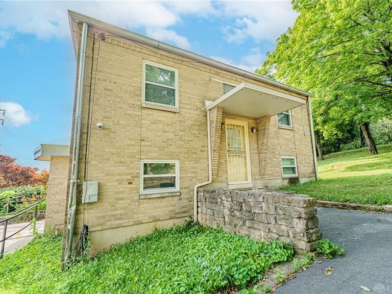 220 W Siebenthaler Avenue, Dayton, OH 45405 Photo 3