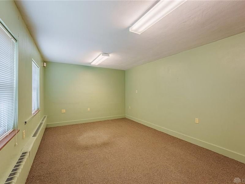 220 W Siebenthaler Avenue, Dayton, OH 45405 Photo 36