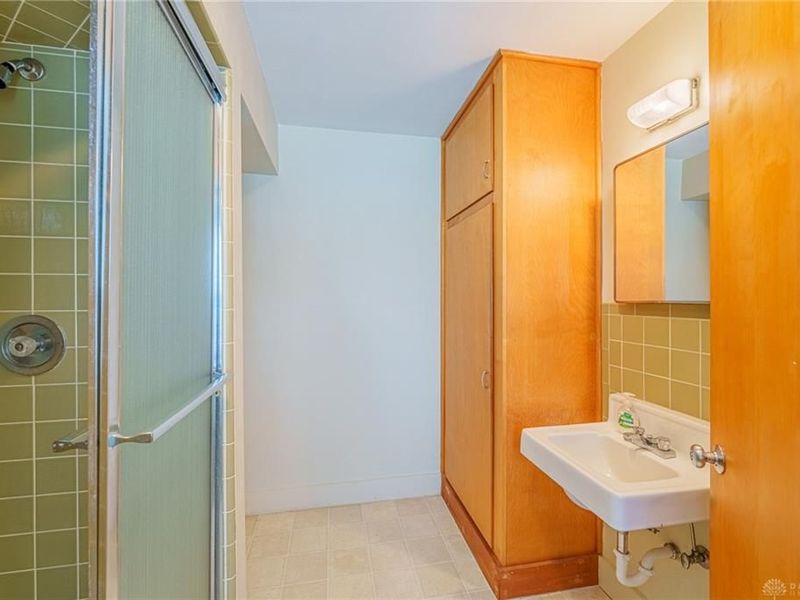 220 W Siebenthaler Avenue, Dayton, OH 45405 Photo 37