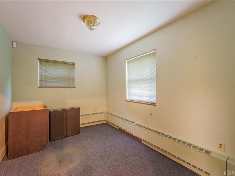 220 W Siebenthaler Avenue, Dayton, OH 45405 Photo 8