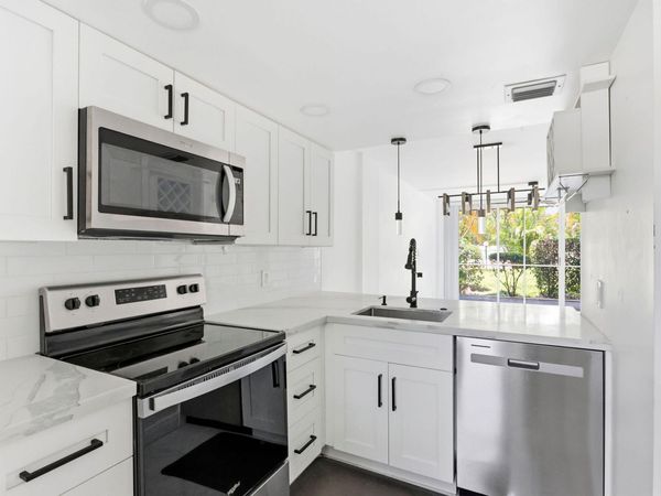 118 Royal Park Drive, Unit 1B, Oakland Park, FL 33309