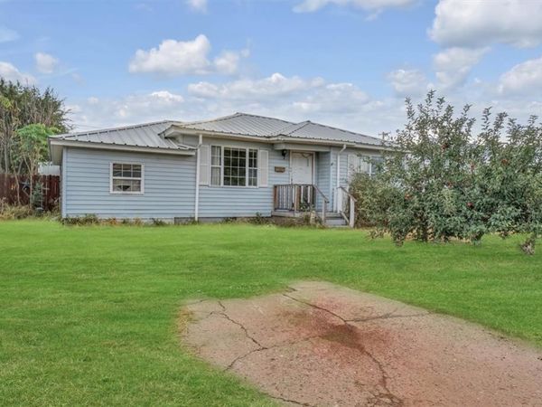 108 Central Drive, Sayre, OK 73662