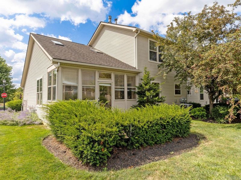 6040 Coventry Lake Drive, Hilliard, OH 43026 Photo 12