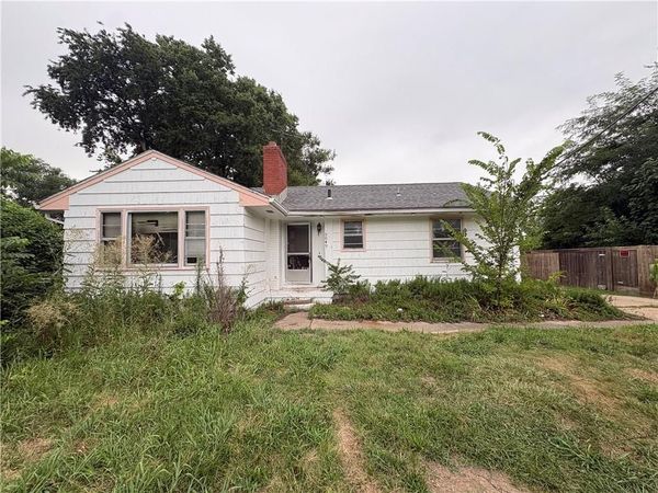 5049 N Brighton Avenue, Kansas City, MO 64119