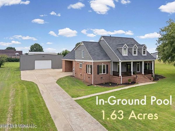 1890 Green Village Drive, Hernando, MS 38632