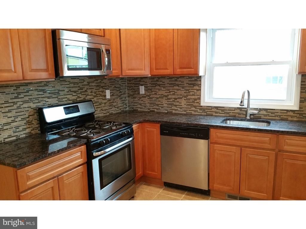 9960 WOODFERN ROAD , PHILADELPHIA, PA 19115