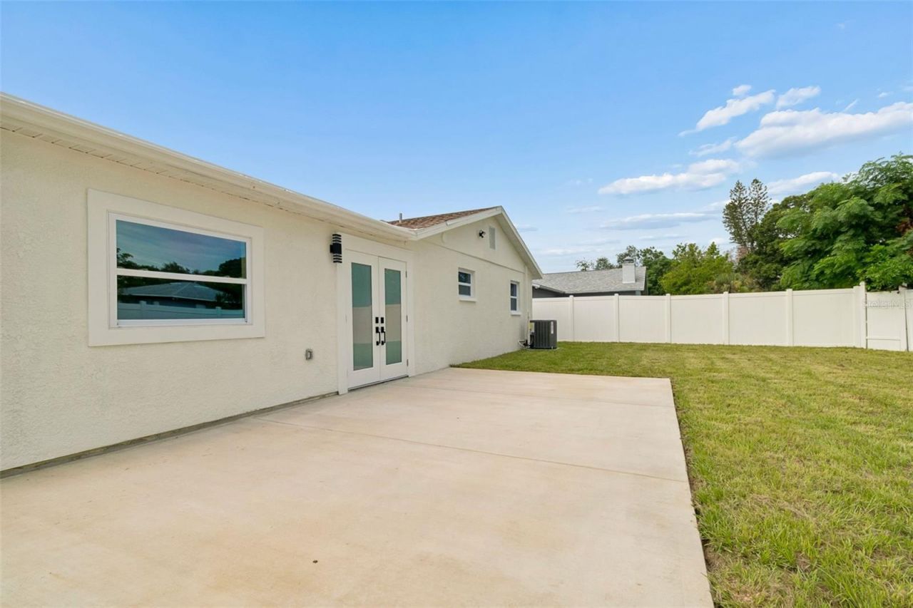 1137 54th Avenue S, Saint Petersburg, FL 33705 Photo
