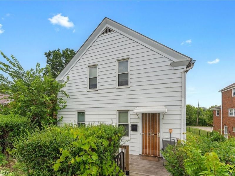 18914 Neff Road, Cleveland, OH 44119 Photo 1