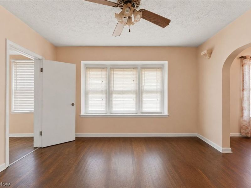 18914 Neff Road, Cleveland, OH 44119 Photo 10