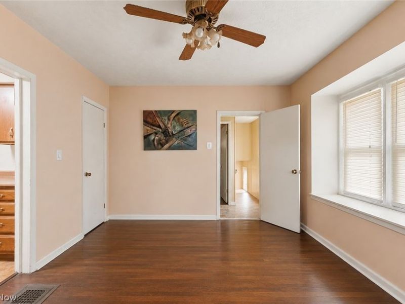 18914 Neff Road, Cleveland, OH 44119 Photo 11
