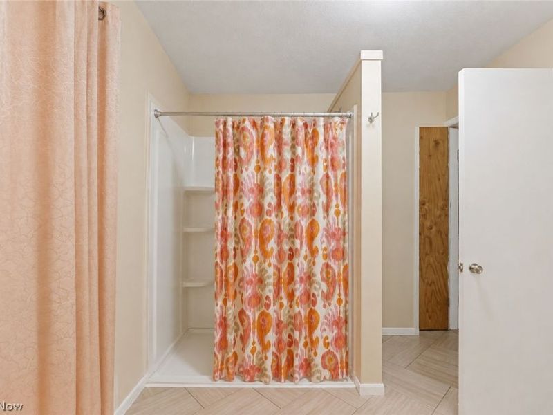18914 Neff Road, Cleveland, OH 44119 Photo 14