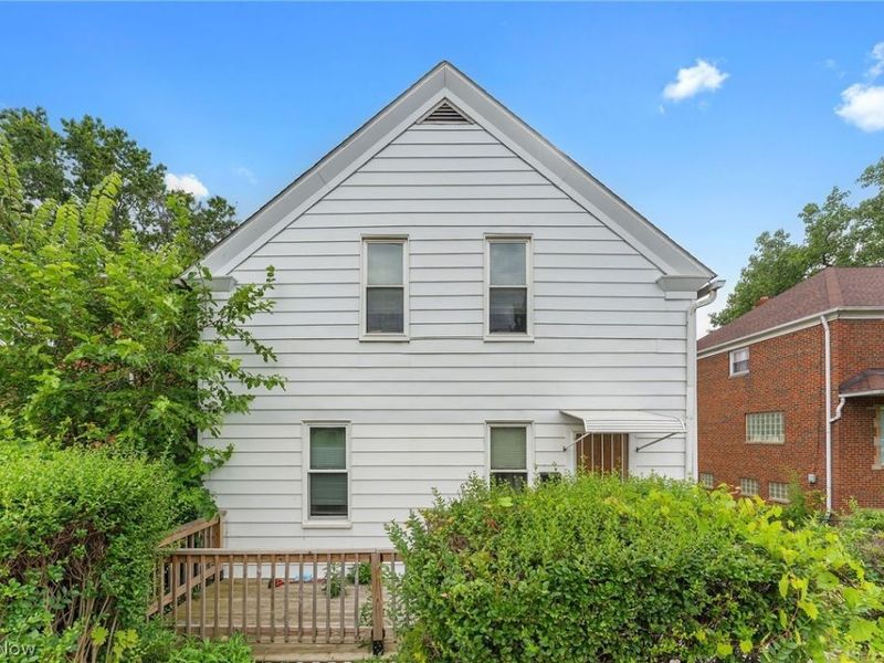 18914 Neff Road, Cleveland, OH 44119 Photo 2