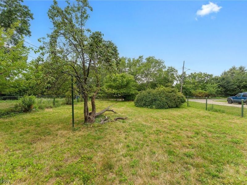 18914 Neff Road, Cleveland, OH 44119 Photo 23