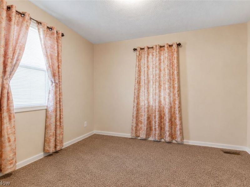 18914 Neff Road, Cleveland, OH 44119 Photo 6