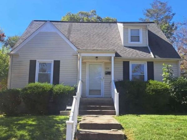 224 Seward Avenue, Bristol, VA 24201