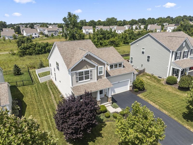 12325 Herons Landing Drive NW, Pickerington, OH 43147 Photo 2