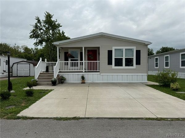 6 Laurel Street, Akron, NY 14001