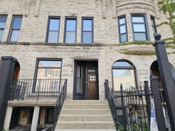 4420 S Berkeley Avenue , Chicago, IL 60653