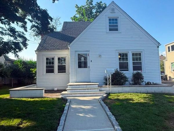 8 Herman Avenue , Hicksville, NY 11801