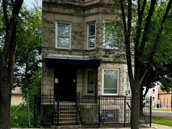 Chicago, IL 60624