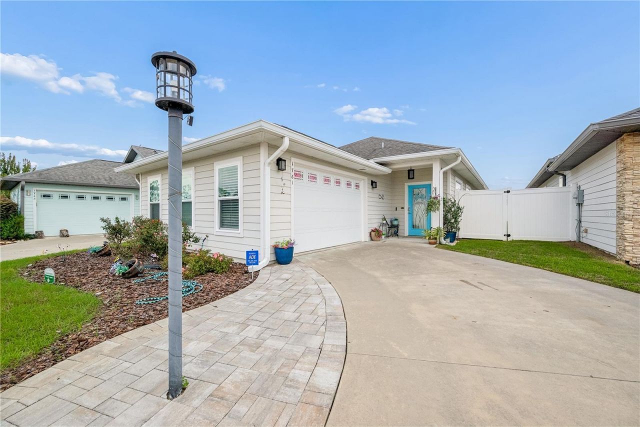 1761 SW 247th Street , Newberry, FL 32669 Photo