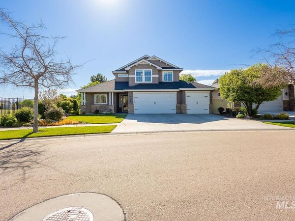 4306 S Dazzle Ave, Meridian, ID 83642