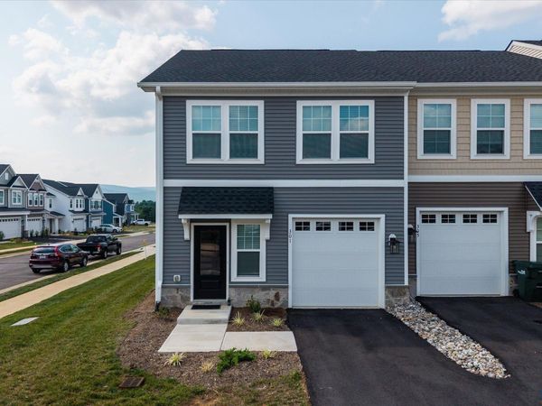301 RIDGELINE DR, Waynesboro, VA 22980