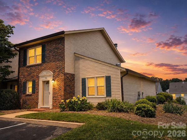 1330 5th Street NE, Unit 15, Hickory, NC 28601
