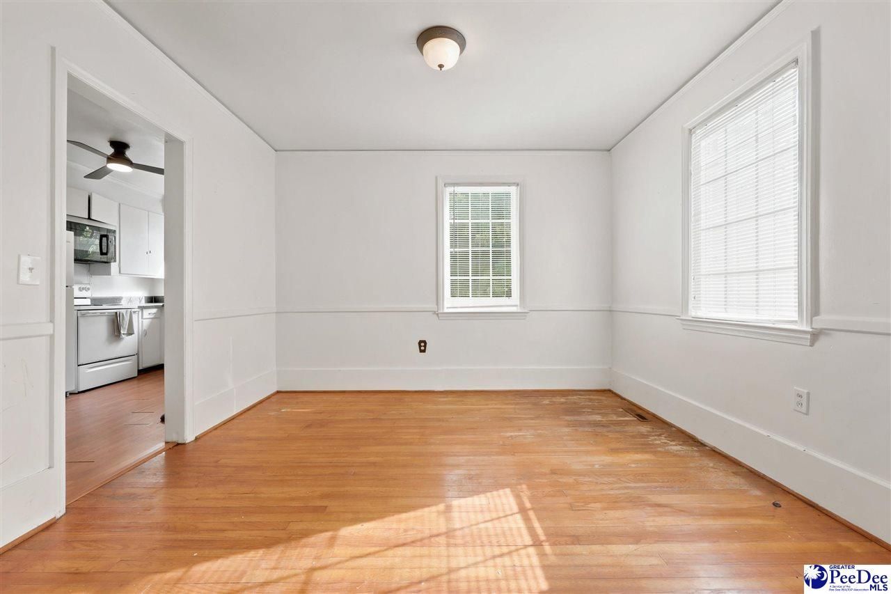 114 Brockington St Photo 10
