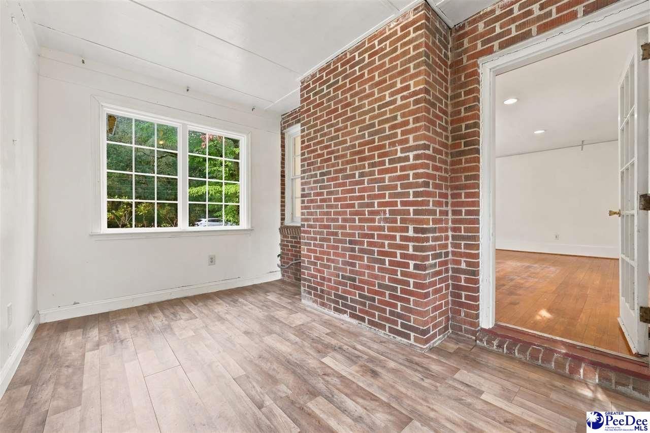 114 Brockington St Photo 23
