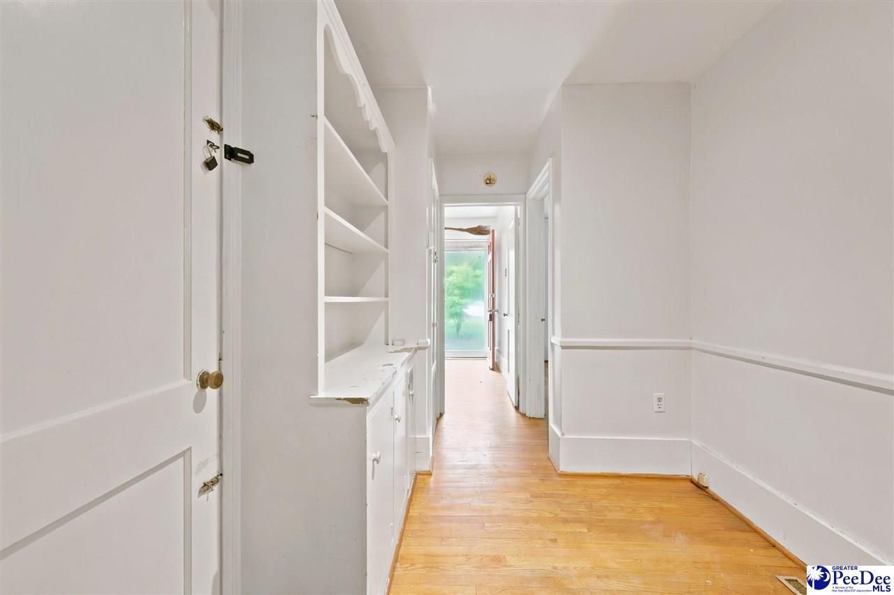 114 Brockington St Photo 4