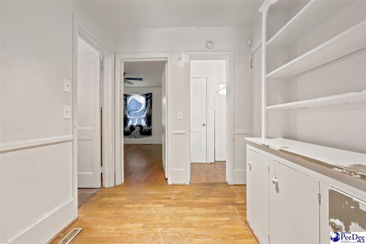 114 Brockington St Photo 5
