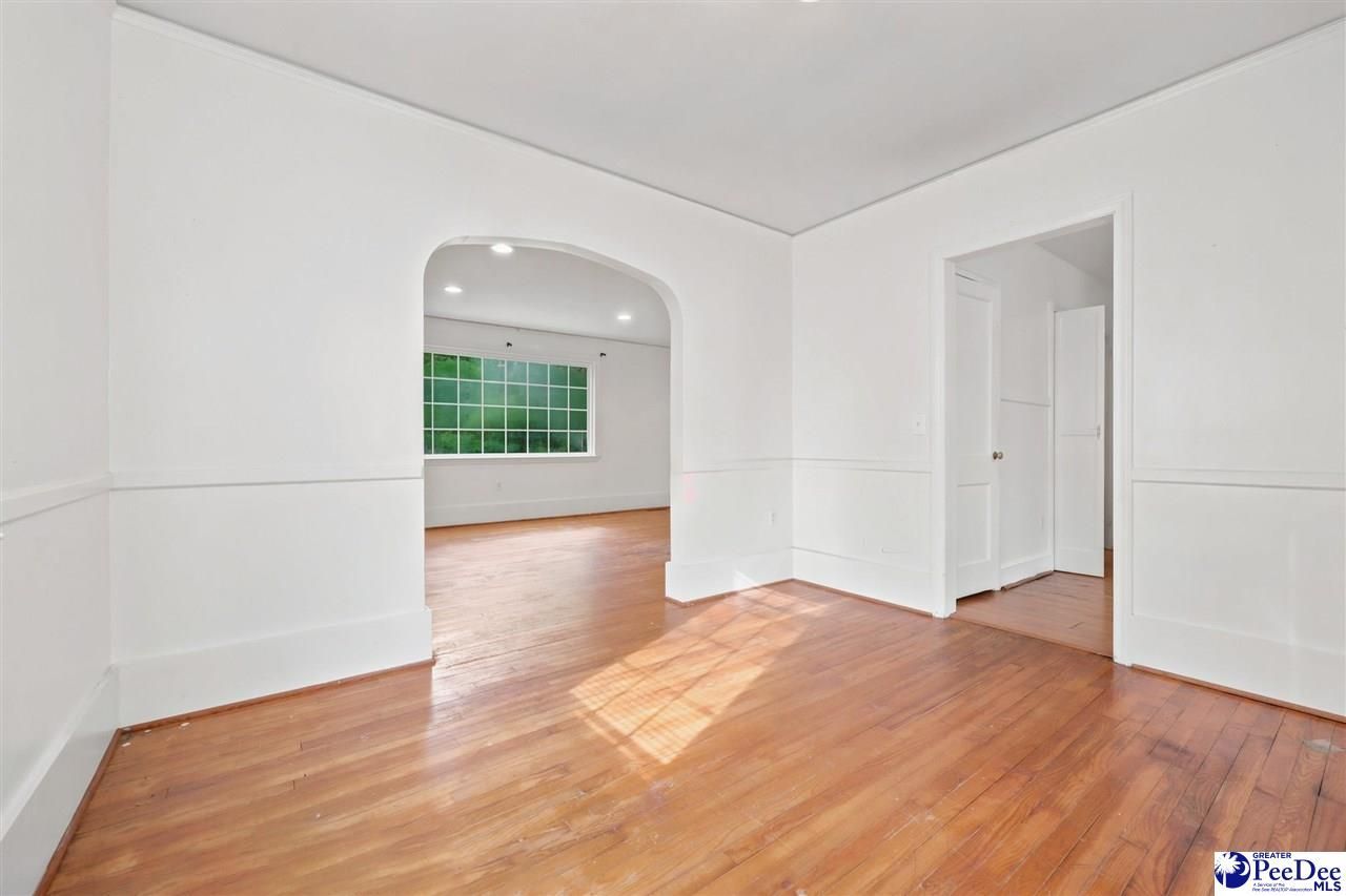 114 Brockington St Photo 8