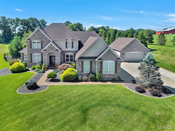 11090 Stonebridge Lane, Wentzville, MO 63385