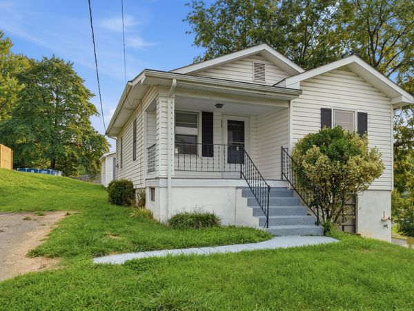 958 Palmer AVE, Salem, VA 24153